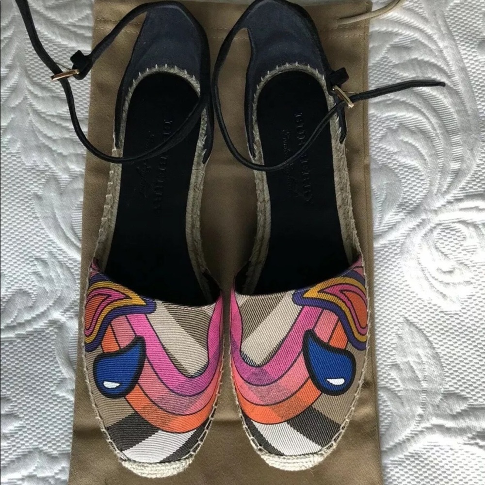 Burberry London sandal Sz UK 40 or US 9